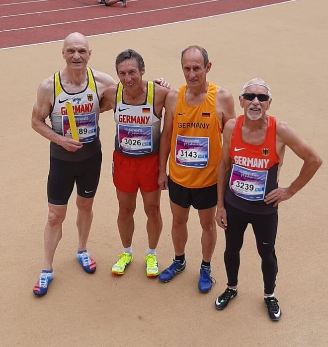 M70-Staffel nach dem 4x100-m-Finale – Ingo Kaun und Team